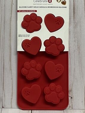 Holiday Silicone Shaped Candy Mold Chocolate Treat Butter Hearts Paw Prints NEW